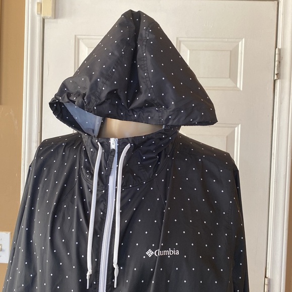 Columbia light weight windbreaker - Picture 2 of 9